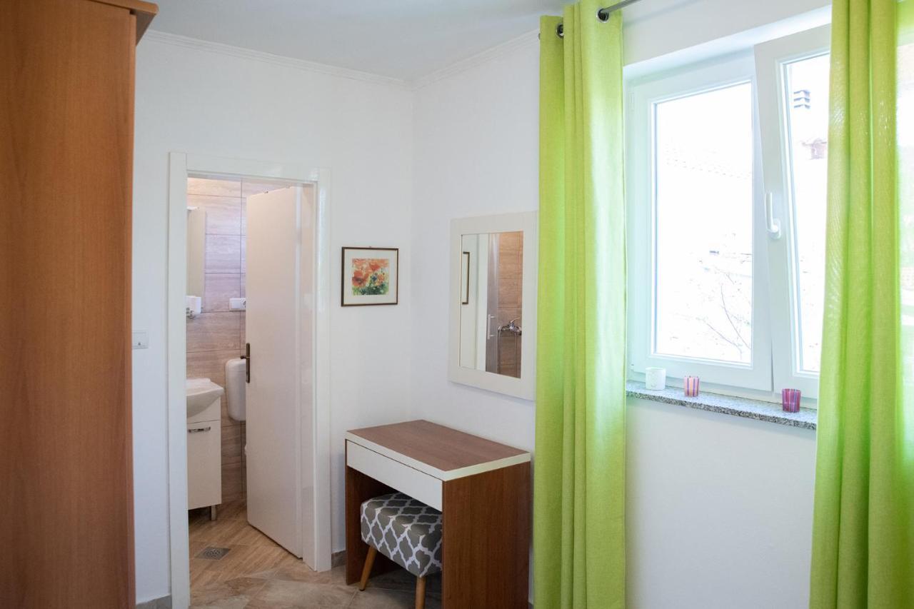 Apartmani Vrtodusic Banjol 外观 照片