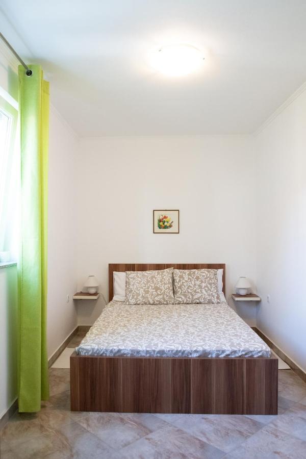Apartmani Vrtodusic Banjol 外观 照片