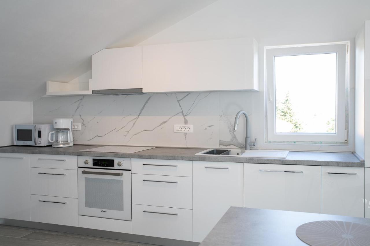 Apartmani Vrtodusic Banjol 外观 照片