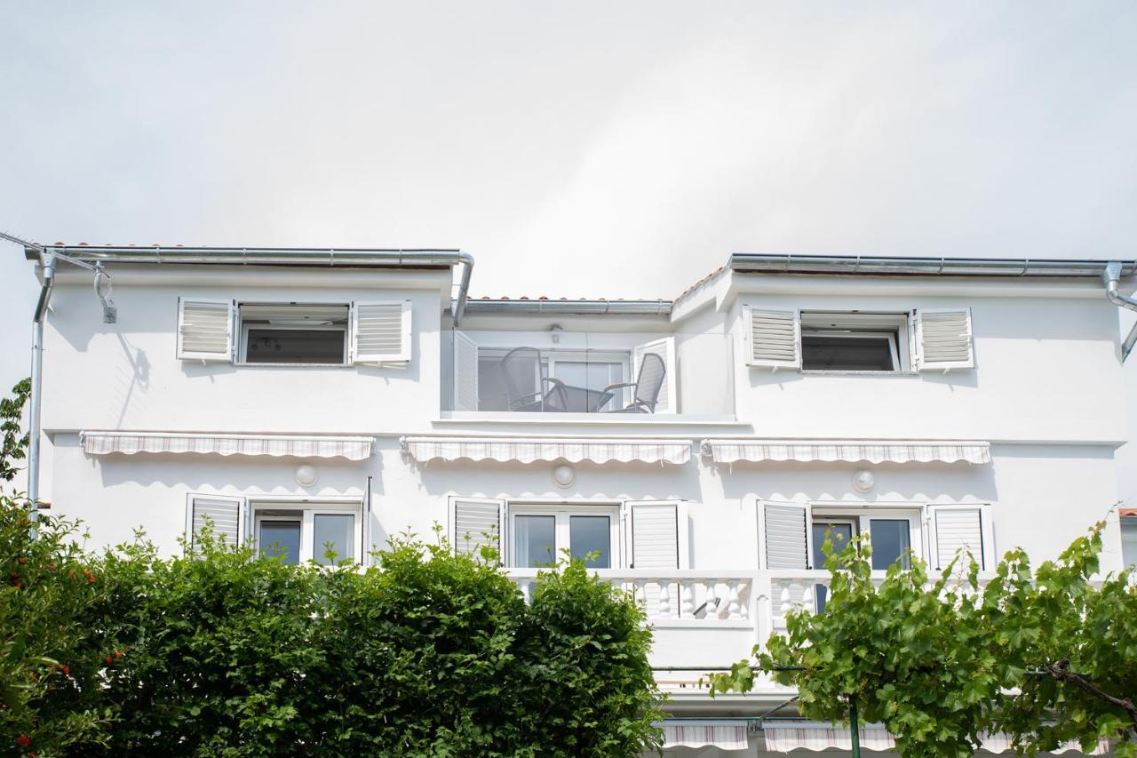 Apartmani Vrtodusic Banjol 外观 照片
