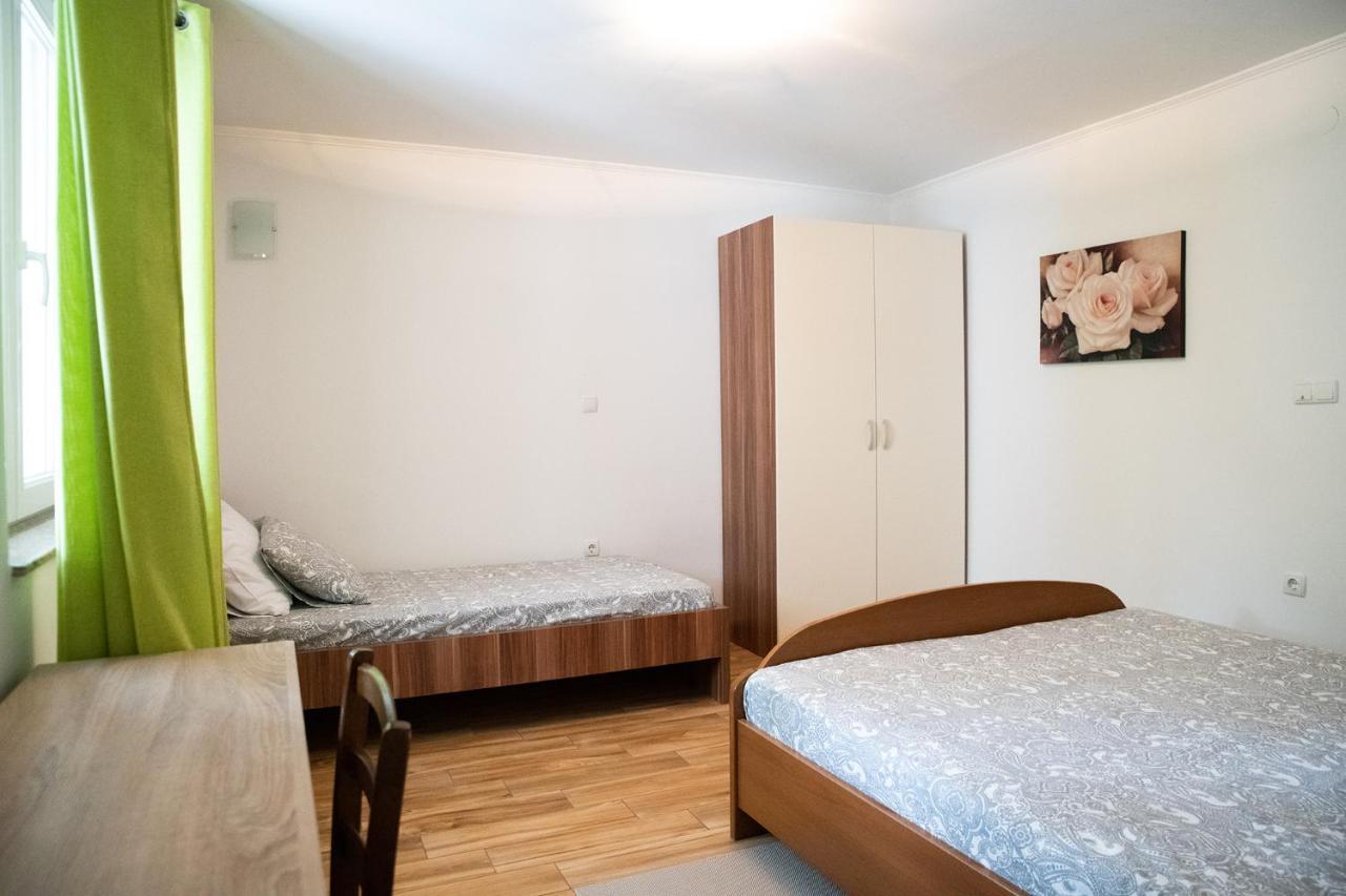 Apartmani Vrtodusic Banjol 外观 照片