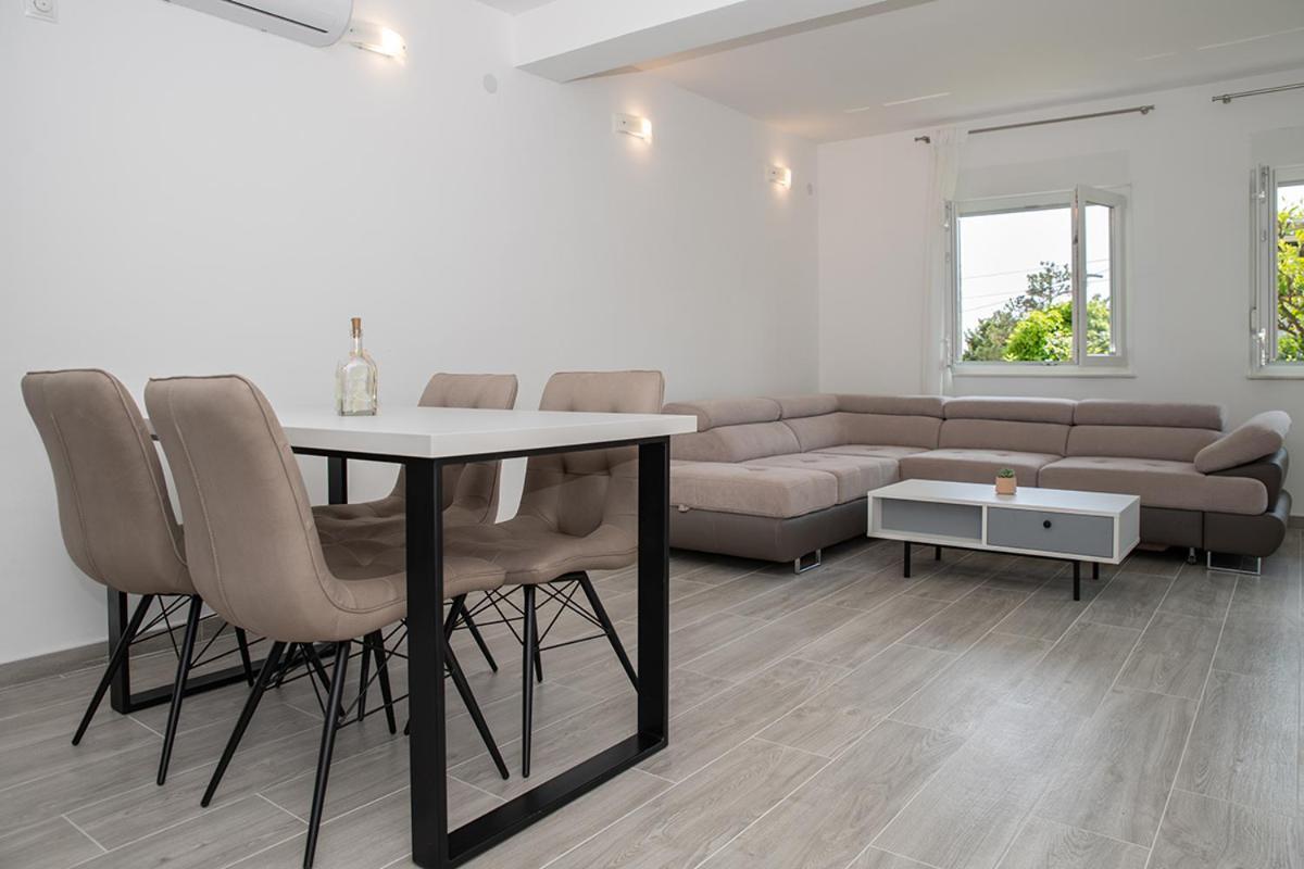 Apartmani Vrtodusic Banjol 外观 照片