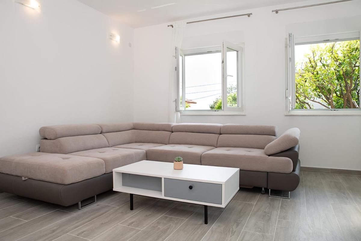 Apartmani Vrtodusic Banjol 外观 照片