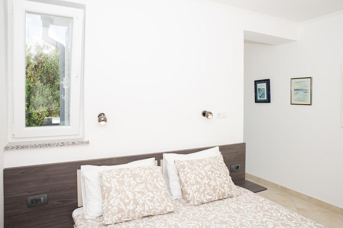 Apartmani Vrtodusic Banjol 外观 照片