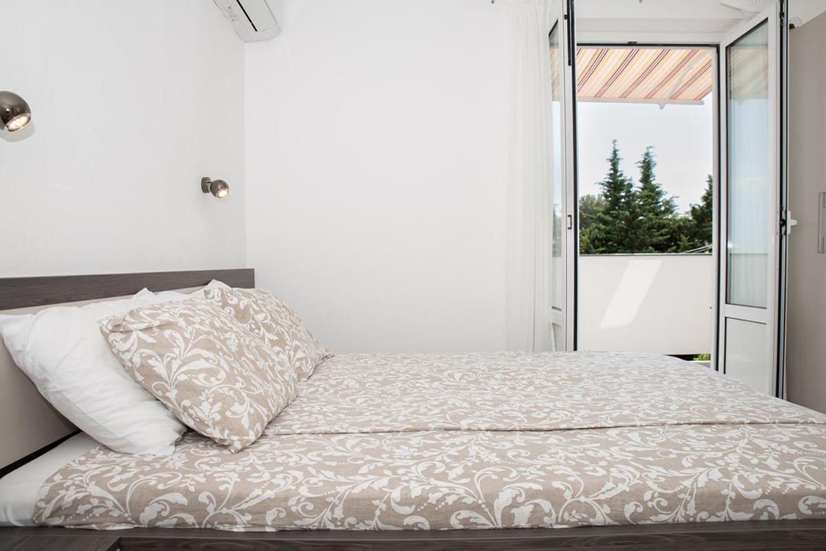 Apartmani Vrtodusic Banjol 外观 照片