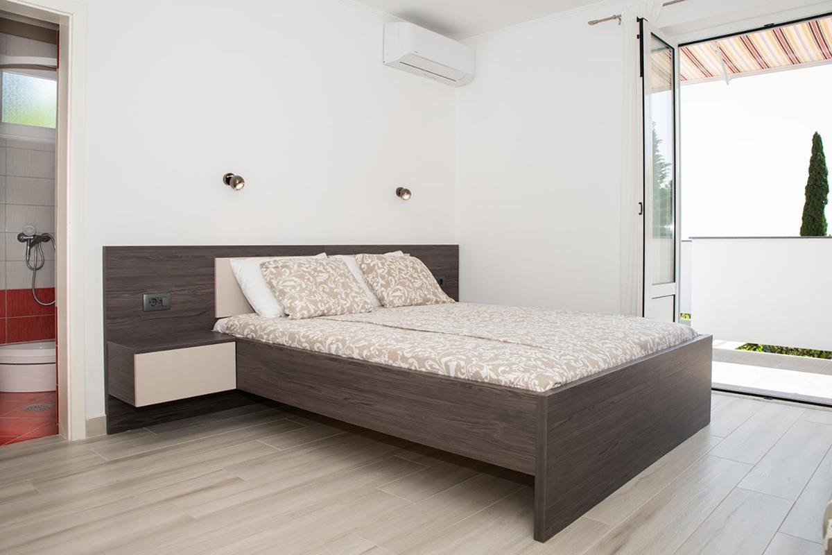 Apartmani Vrtodusic Banjol 外观 照片
