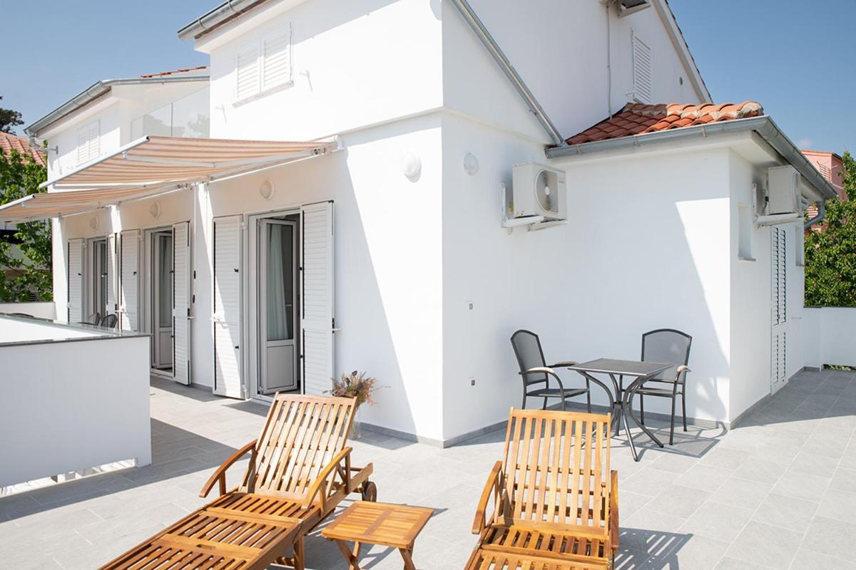 Apartmani Vrtodusic Banjol 外观 照片