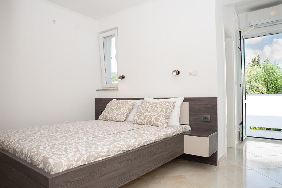 Apartmani Vrtodusic Banjol 外观 照片