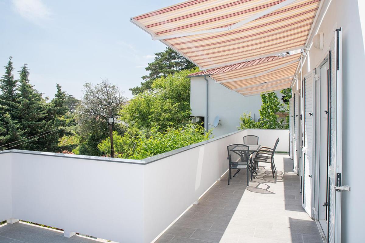 Apartmani Vrtodusic Banjol 外观 照片