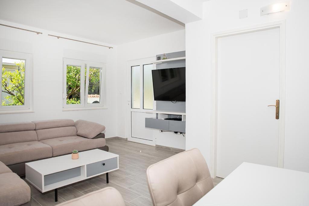 Apartmani Vrtodusic Banjol 外观 照片